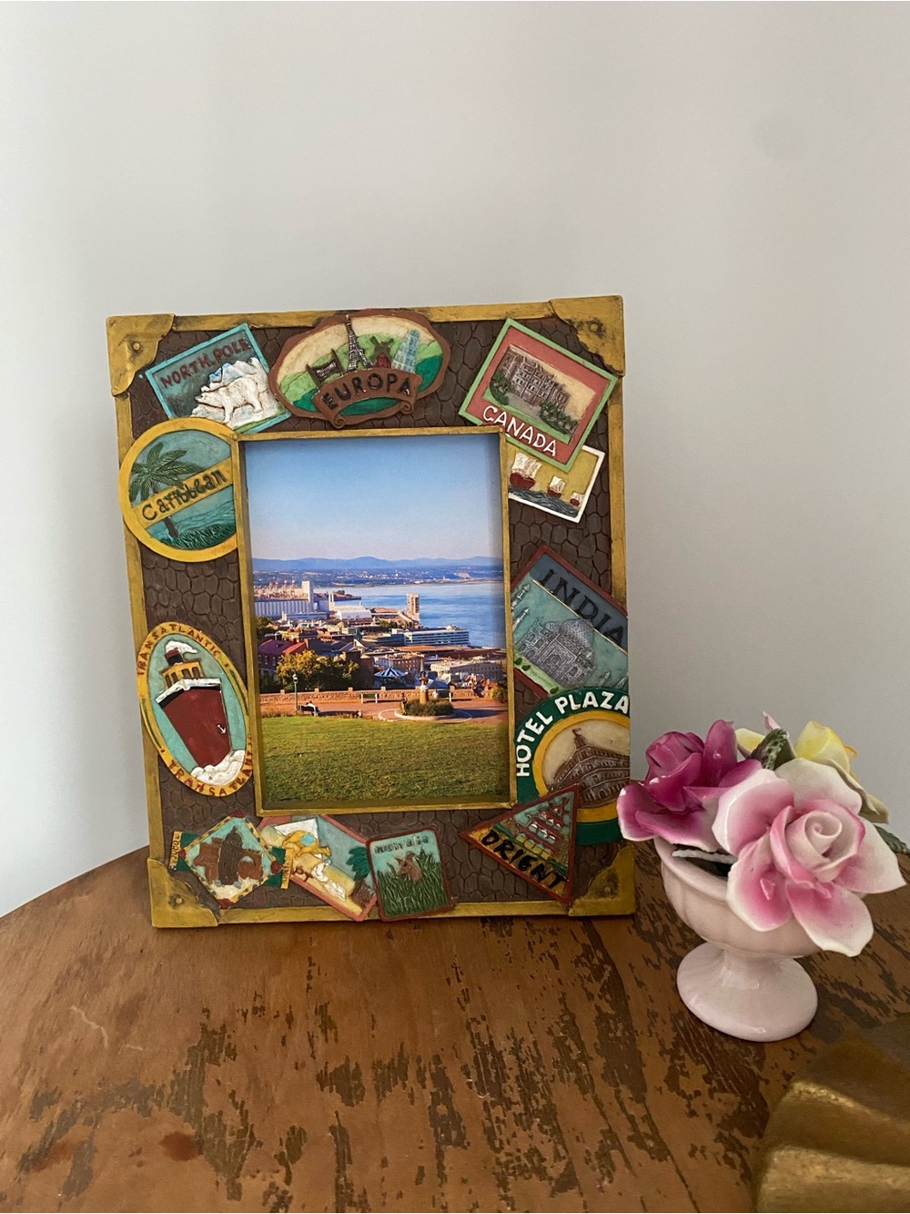 Vintage hand painted travel-themed 3D photo frame Russ Berrie & Co